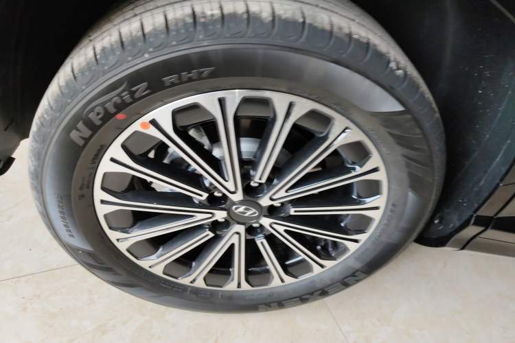 Used Hyundai Custo 2024 270TGDi LUX Prestige Edition