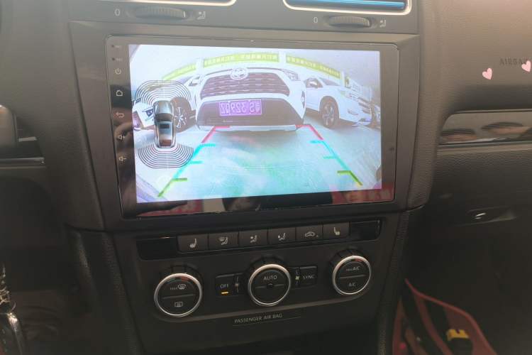 Used Volkswagen Golf 2012 1.4TSI Luxury Convertible Edition Audio And AC Panel