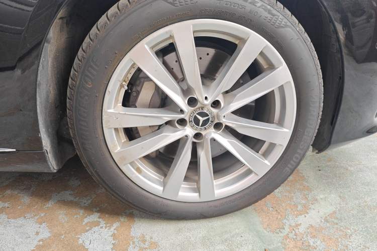 Used Mercedes-Benz S-Class 2022 Revised S 400 L Business Version Right Front Wheel Hub