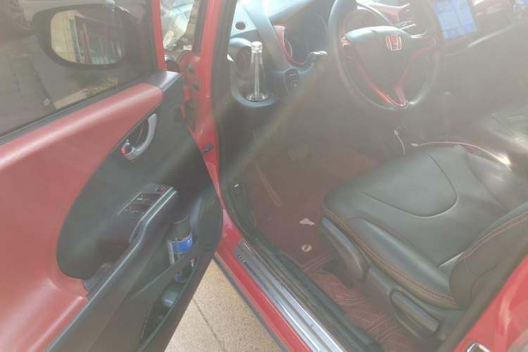 Used Honda Fit 2008 1.5L automatic luxury edition
