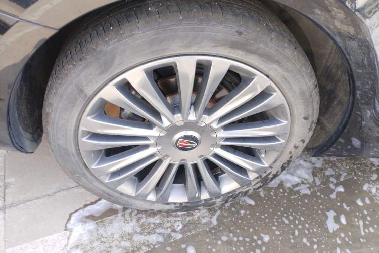 Used Hongqi H5 2020 1.8T Automatic ZhiLian QiYun Edition Right Rear Wheel Hub