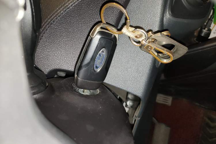 Used Ford Escort 2015 1.5L Automatic Fashion Model