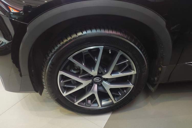 Used GAC Trumpchi GS8 2022 Linghang Series 2.0 TGDI Two-Wheel-Drive Luxury Smart Connectivity Version (7 Seats) Left Front Wheel Hub