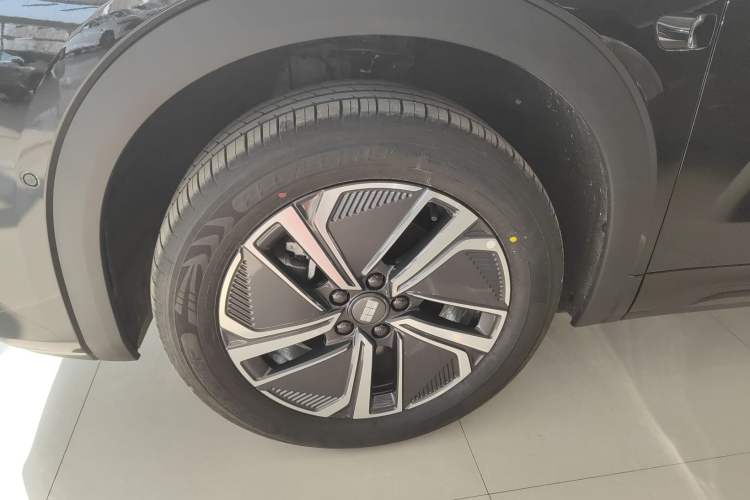 Used Geely Galaxy Xingjian 7 EM-i 2026 Model 135km Smart Navigation Version Left Front Wheel Hub