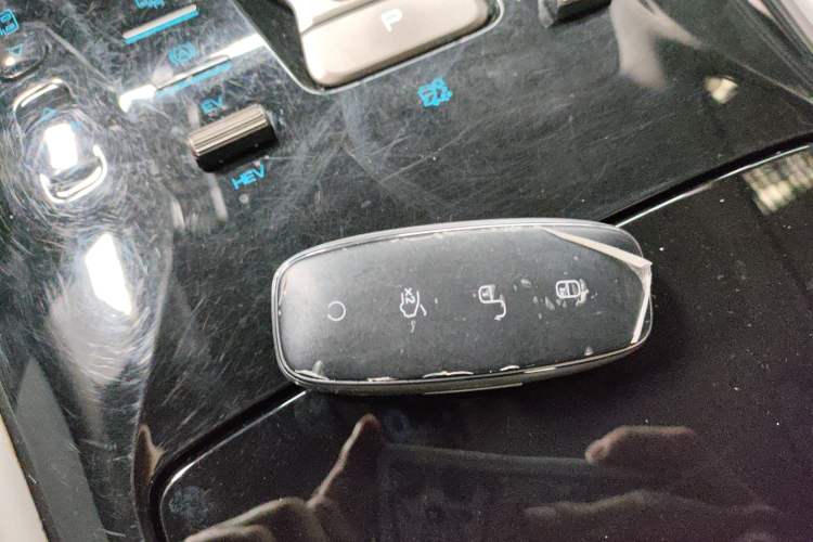 Used Denza D9 2023 DM-i 965 Luxury Model