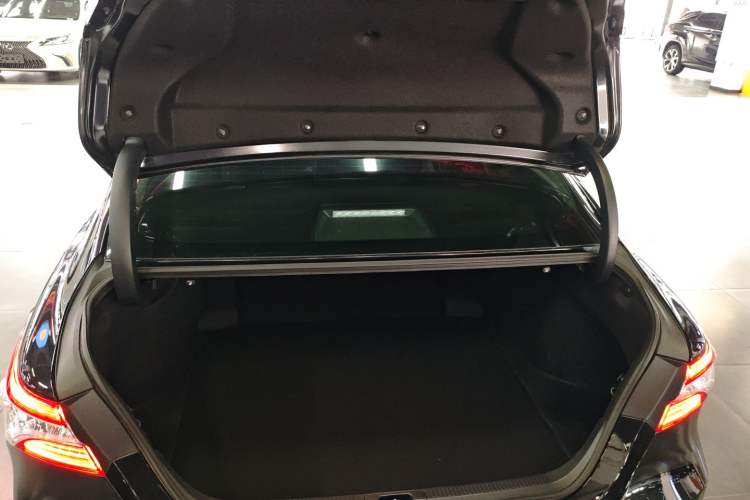 Used Toyota Camry 2023 2.0G Luxury Edition