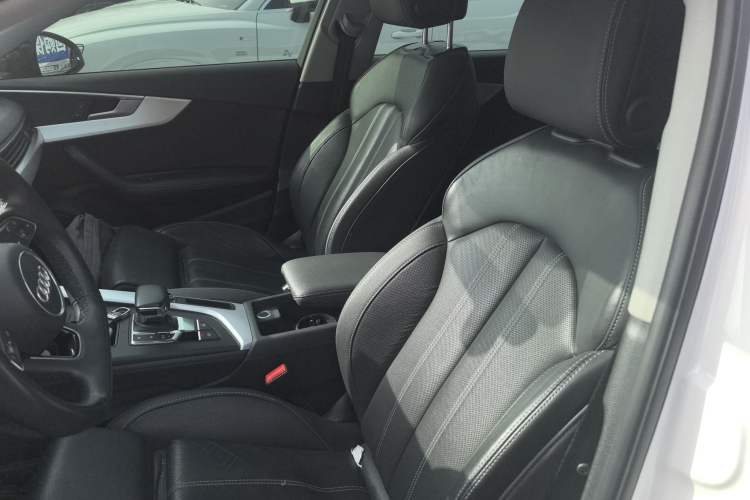 Used Audi A4L 2022 40 TFSI Luxury Dynamic Model