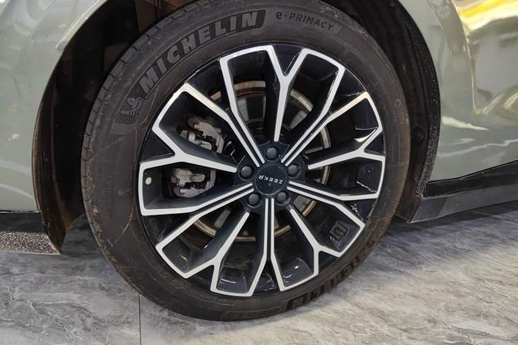 Used Zeekr 007 2025 Long-Range Rear-Wheel-Drive Intelligent Driving Version 100 kWh
