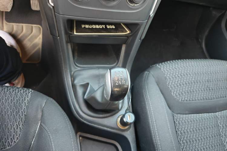 Used Peugeot 308 2014 Enjoy Edition Classic 1.6L Manual YouShang Model