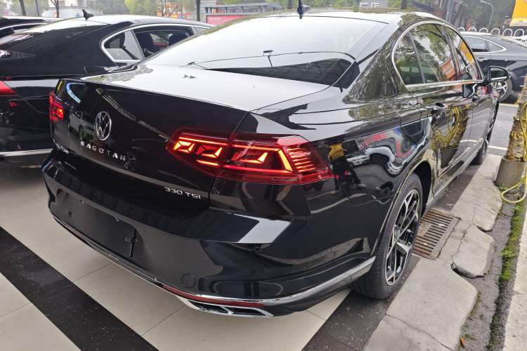 Used Volkswagen Magotan 2023 2 Million Units Commemorative Edition 330TSI DSG Luxury Version
