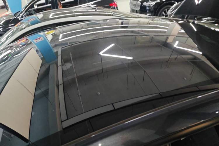 Used Tesla Model Y 2025 Rear-Wheel-Drive Version