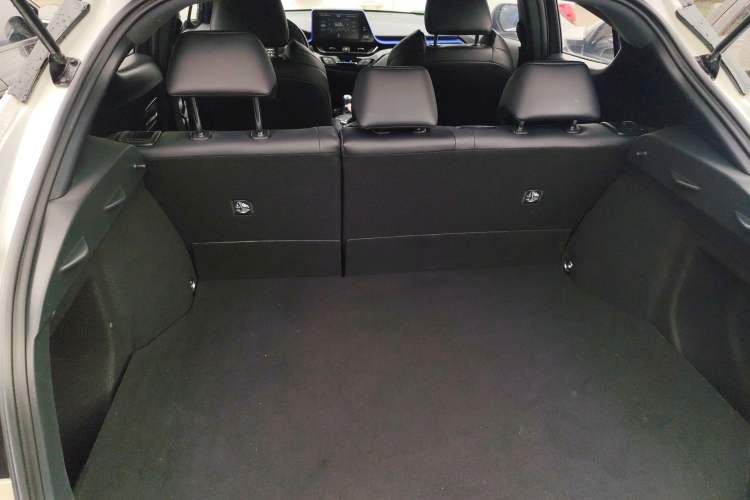 Used Toyota C-HR 2020 2.0L Luxury Edition Trunk