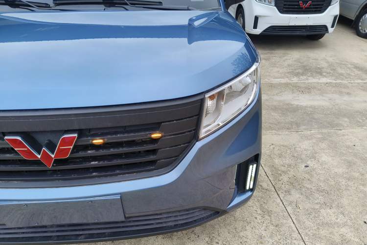 Used Wuling Hongguang PLUS 2020 1.5L Manual Standard Edition 5 Seats Left Front Headlight