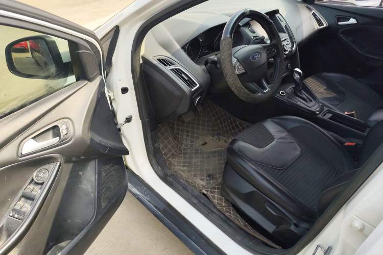 Used Ford Focus 2015 Hatchback 1.6L Automatic Fashion Edition