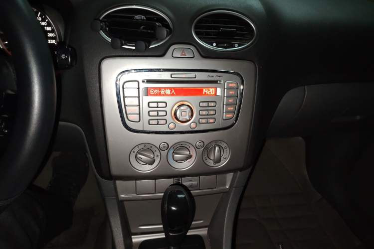 Used Ford Focus 2013 Hatchback Classic 1.8L Automatic Fashion Edition
