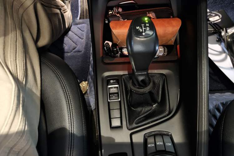 Used BMW X1 2018 sDrive20Li Leading Model Gear Lever