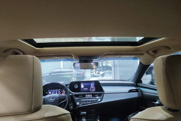 Used Lexus ES 2021 200 Excellence Edition
