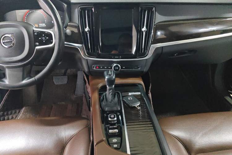 Used Volvo S90 2017 T4 Zhiyuan Edition