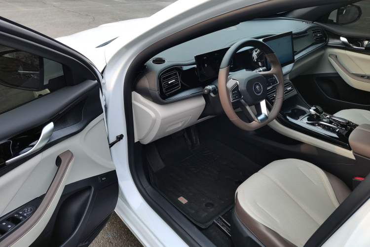 Used BYD Qin PLUS 2024 HONOR Edition DM-i 55KM Leading Model