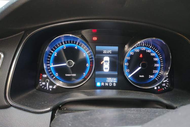 Used Hongqi H7 2015 1.8T Tech Model Instrument Cluster