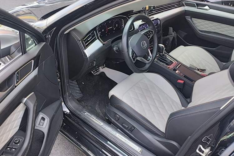 Used Volkswagen Magotan 2023 2 Million Units Commemorative Edition 330TSI DSG Luxury Version