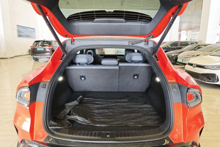 Used Xiaomi Auto YU7 2025 Ultra-Long Range High-Performance All-Wheel-Drive Max Edition
