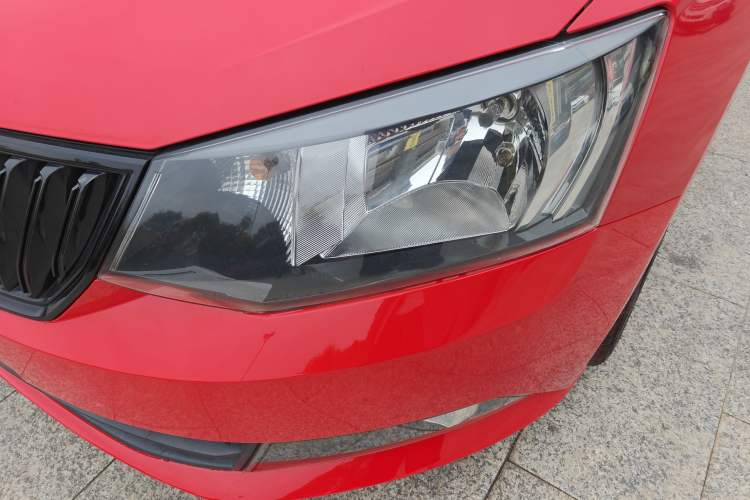 Used Skoda Fabia 2015 1.6L Automatic Sport Edition Left Front Headlight