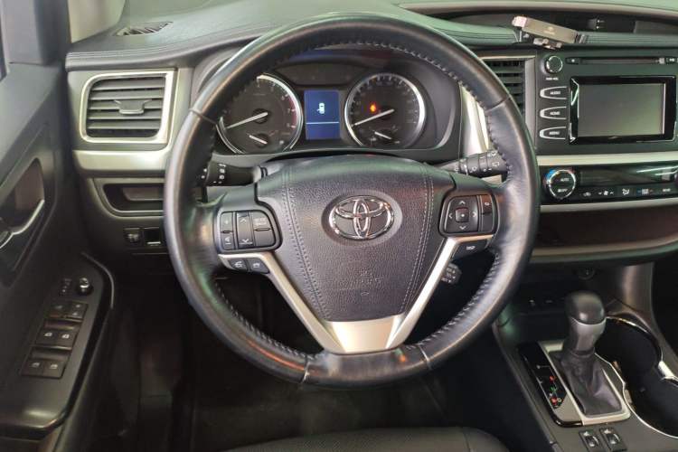 Used Toyota Highlander 2015 2.0T Four-Wheel Drive Luxury Edition 7-Seater