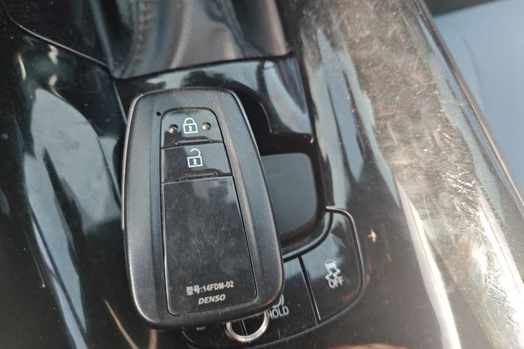 Used Toyota IZOA 2021 2.0L Enjoy Edition