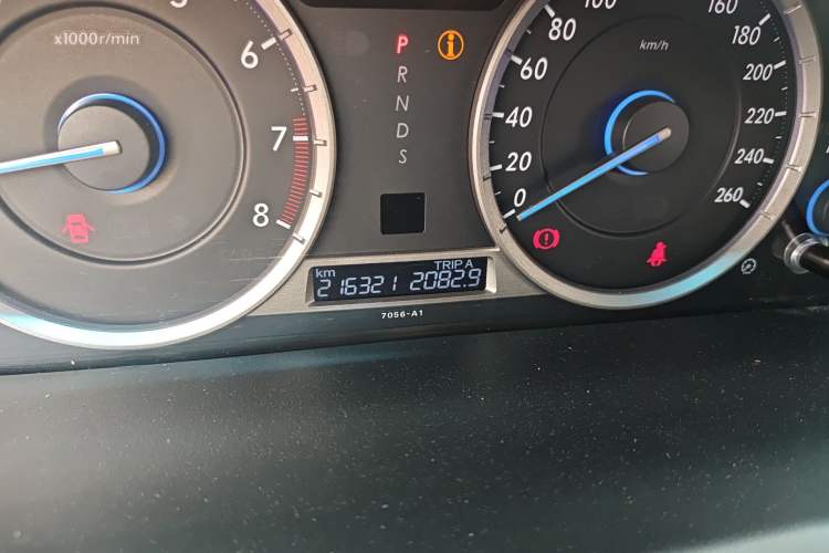 Used Honda Crosstour 2014 3.0L AWD Prestige Edition Odometer Close Up