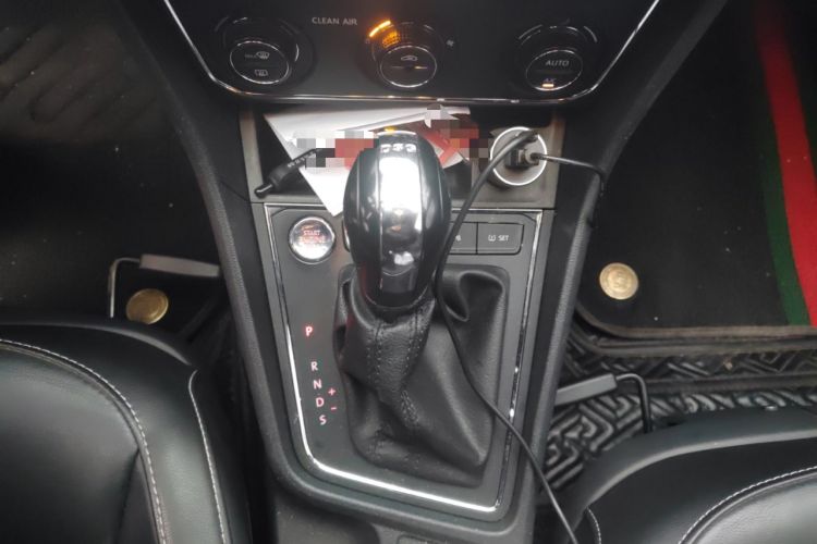 Used Volkswagen Gran Lavida 2017 180TSI DSG Comfort Edition Gear Lever