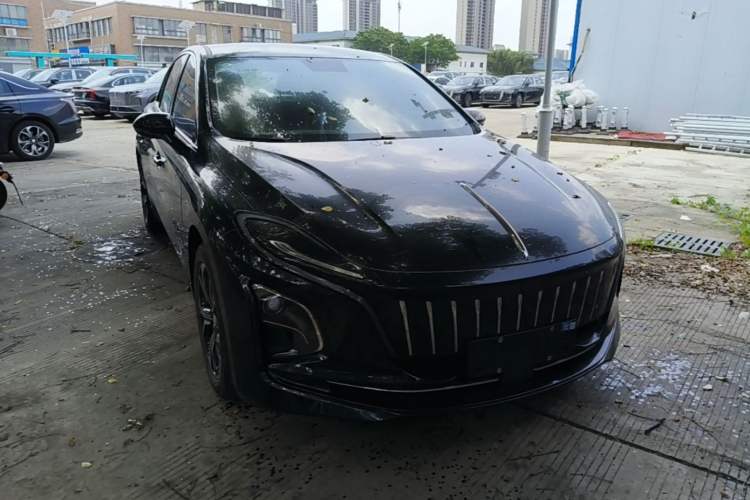Used Hongqi E-QM5 2023 Base Travel Edition
