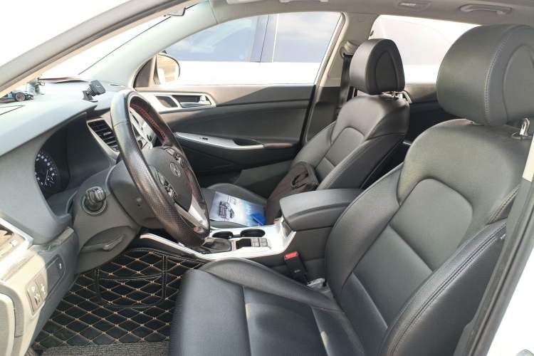 Used Hyundai Tucson 2018 1.6T Dual-Clutch Two-Wheel Drive 15th Anniversary Special Edition
