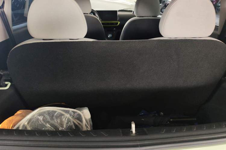 Used ORA White Cat 2022 Upgraded Model 305km Range Luxury Version Lithium-Ion Battery