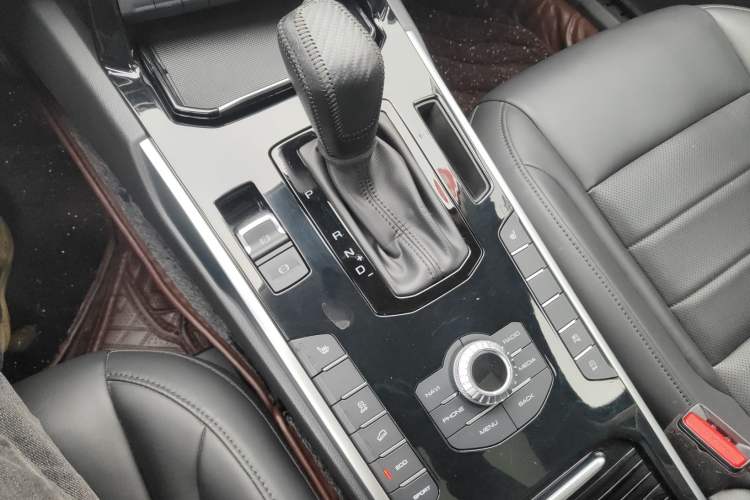 Used Wey VV7 2017 2.0T Luxury Model
