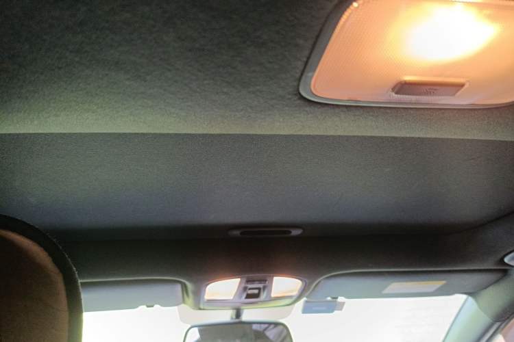 Used Hyundai ENCINO 2018 1.6T Dual-Clutch ZhiPao Edition China V Standard Headliner