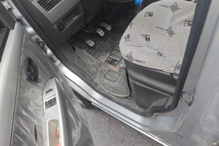 Used Wuling Rongguang S 2023 1.5L Base Version 5/7 Seats
