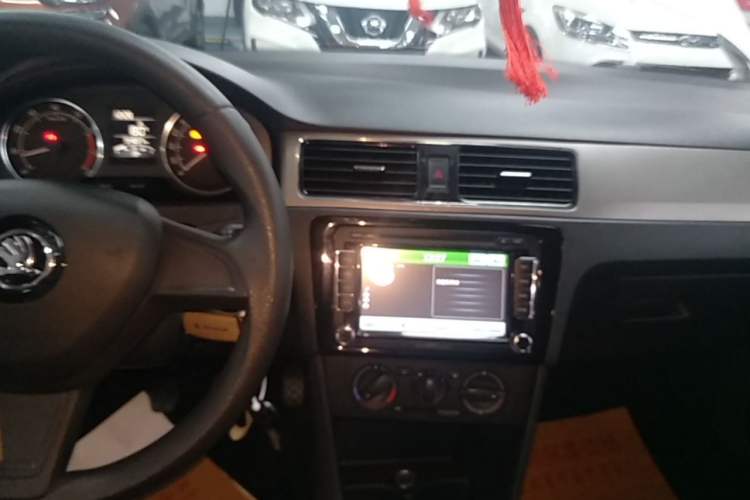 Used Skoda Rapid Spaceback 2014 1.6L Manual Enjoyment Edition
