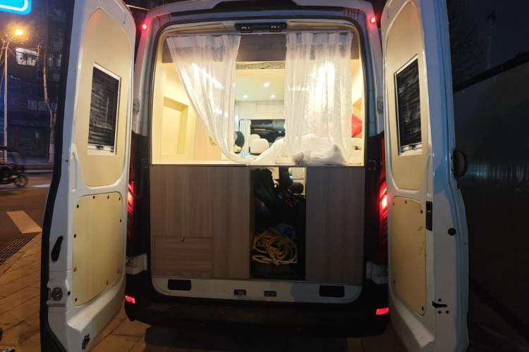 Used SAIC MAXUS V90 RV 2023 2.0T Traveler RVLIFE Fun Edition