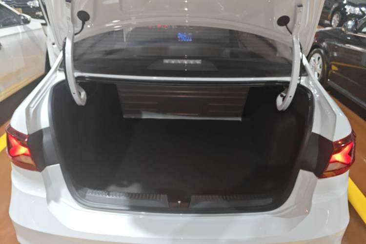 Used Jetta VA3 2019 1.5L Automatic Enjoyment Edition Trunk