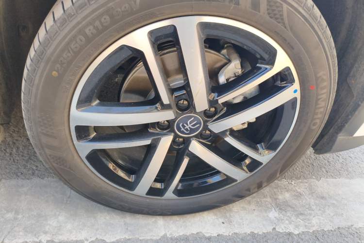 Used BYD Song L DM-i 2025 Intelligent Driving Version 112 km Beyond-Range Type Right Front Wheel Hub