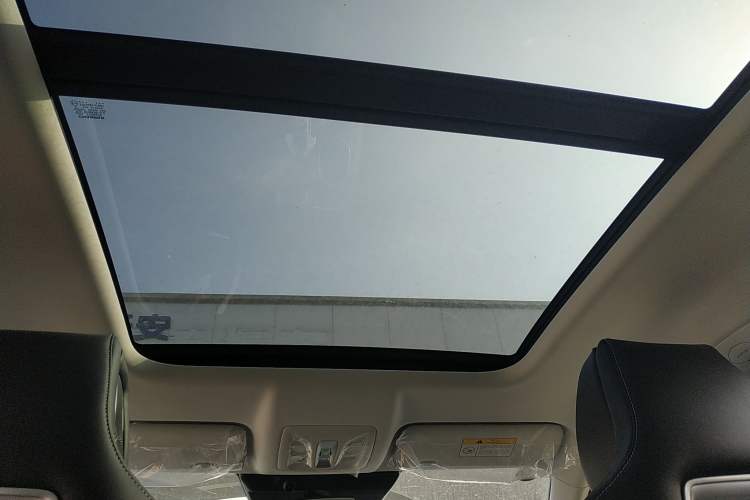 Used Changan UNI-K iDD 2024 ZhiDian iDD 1.5T 135km Smart Leading Model