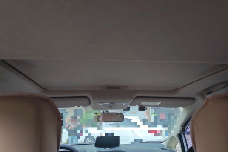 Used Venucia R50X 2013 1.6L Manual Version with Beidou Navigation Headliner