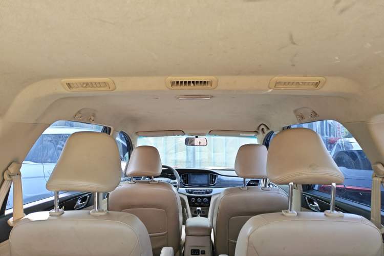 Used Baojun 730 2016 1.5L Manual Comfort Version 7 Seats China V Emission Standard Headliner