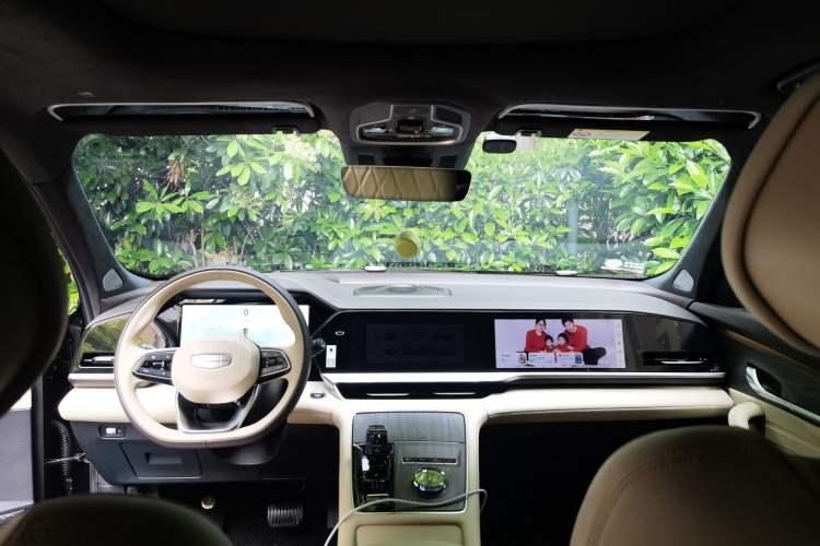 Used Geely Auto Monjaro L 2025 Dongfang Yao 2.0TD Automatic Lanxing Edition
