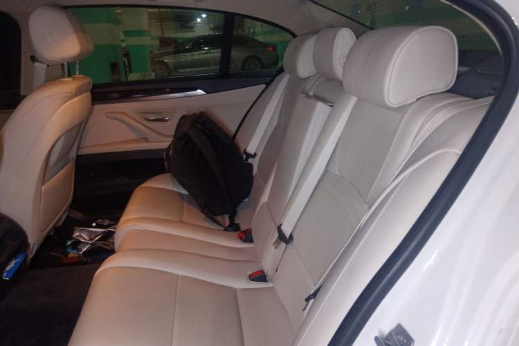 Used BMW 5 Series 2013 525Li Leading Model
