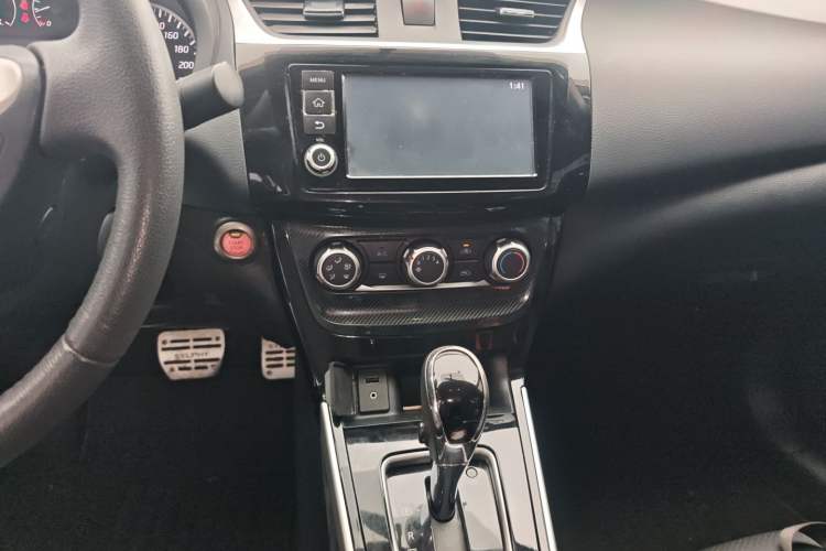 Used Nissan Sylphy 2018 1.6XV CVT Deluxe Edition Audio And AC Panel