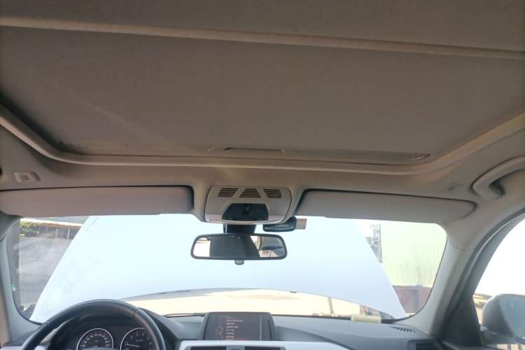 Used BMW 3 Series 2015 316Li Fashion Model
