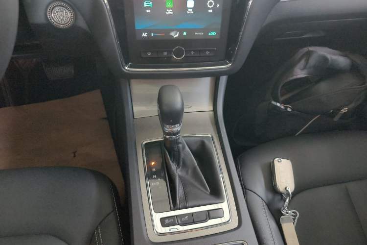 Used Roewe i6 2020 PLUS 1.6L CVT 4G Connected Glory Flagship Edition