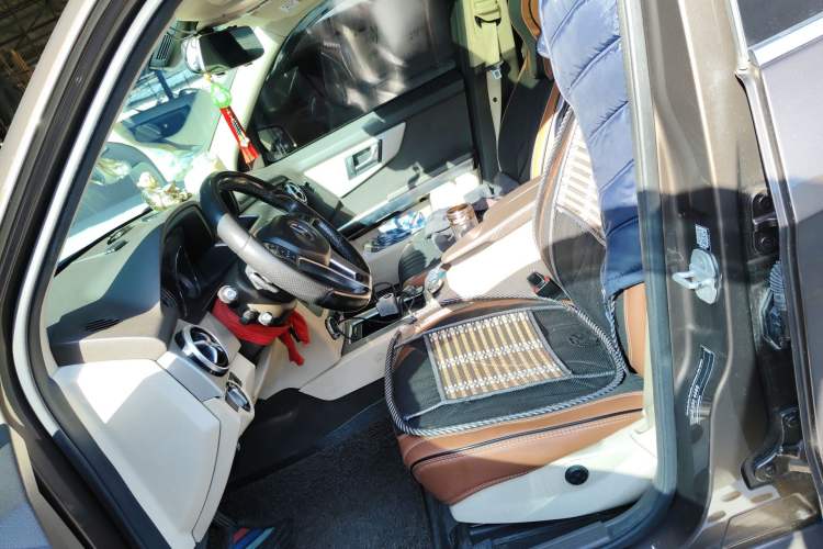 Used Mercedes-Benz GLK-Class 2015 GLK 260 4MATIC Dynamic Edition Ultimate Version Left Front Seat